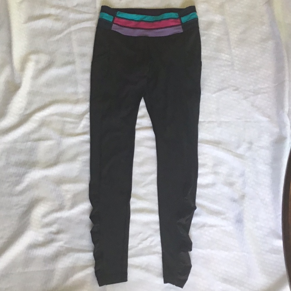 Lululemon Leggings Sz 6 with ruched sides